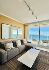 SE VENDE APARTAMENTO EN TORRE DE CATEGORIA FRENTE A PLAYA MANSA