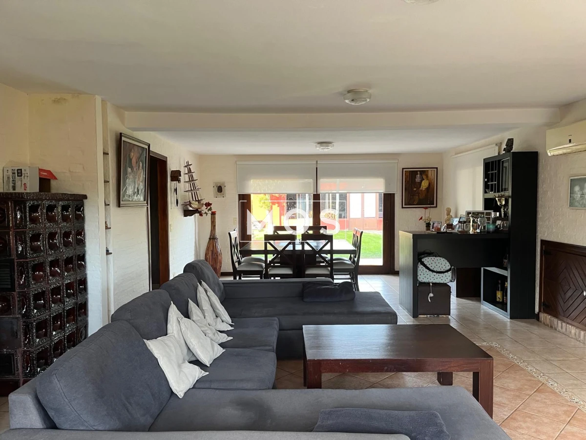 Casa ID.2877 - VENTA DE ESPLENDIDA CASA EN JARDINES DE CORDOBA