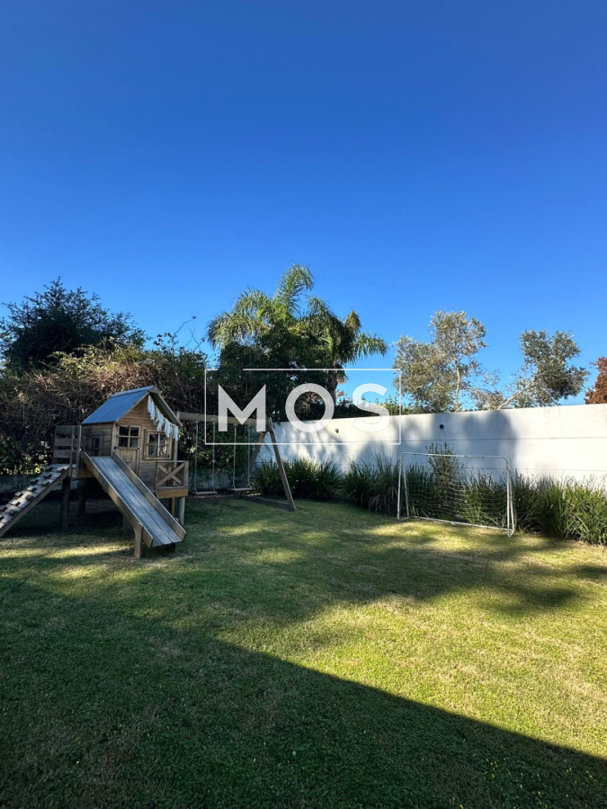 Casa ID.3378 - SE VENDE MODERNA CASA EN PINARES 