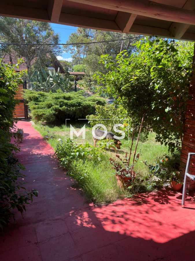 Casa ID.3786 - Chalet en venta en Pinares - Punta del Este