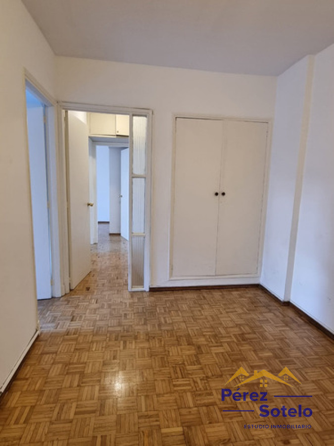 Apartamento ID.423 - Lindo Apto Todo Al Frente Actualizada Cocina Y Baño 3 Dormitorios Comodos, Con Placares, 2 Baños Con Uno De Servicio Amplia Cocina 78mts Y Gje Calefaccion Central Y Terraza Comun Guayaqui  Y Libertad
