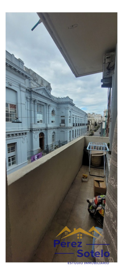 Apartamento ID.12 - Apartamento Inversión, 2 Dormitorios, Balcón Y Terraza, Frente A Hospital Maciel, Sin Gastos Comunes