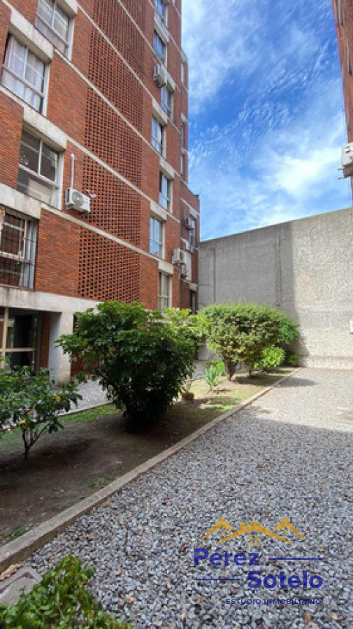 Apartamento ID.735 - VENTA  Apartamento Tres Cruces. Entrega USD15.000 Más Deuda