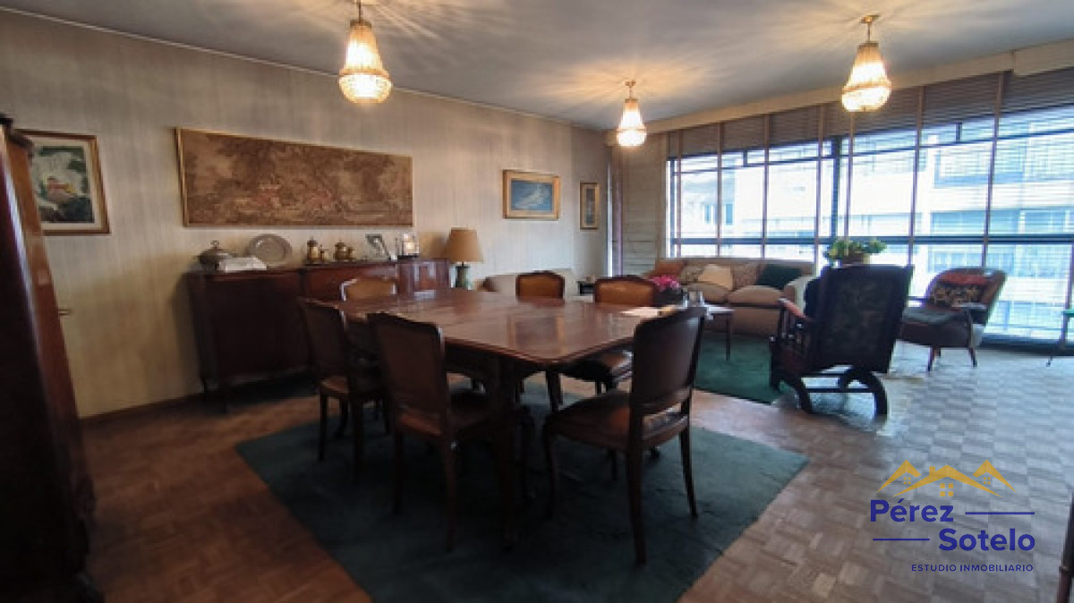 Apartamento ID.570 - Venta de Apartamento 3 dormitorios. Centro