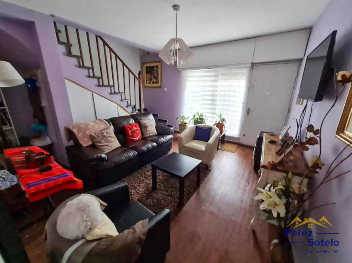 Apartamento ID.733 - Apartamento Dúplex En Malvin Sur: Dos Dormitorios, Dos Baños,  Cochera, Jardín, Fondo, Acepta Banco