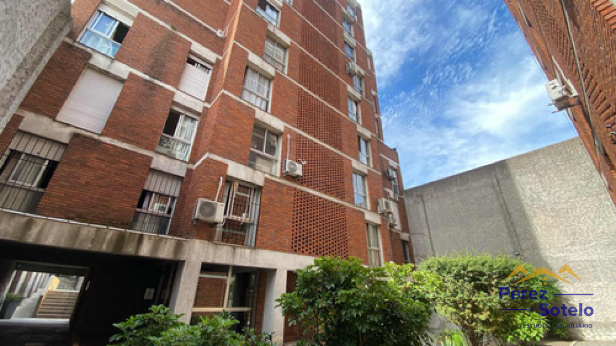 Apartamento ID.735 - VENTA  Apartamento Tres Cruces. Entrega USD15.000 Más Deuda