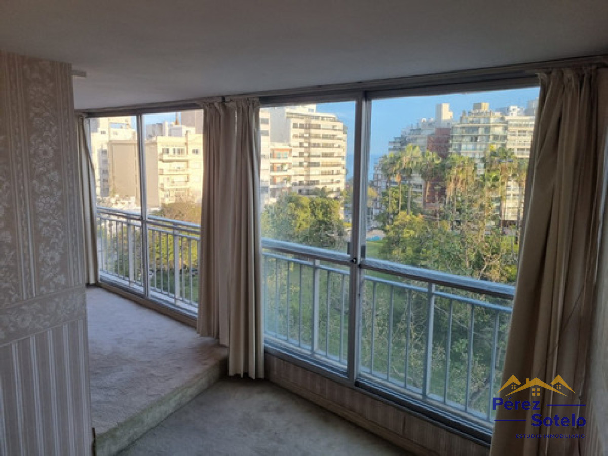 Apartamento ID.792 - Venta de Apartamento, Punta Carretas - 3 Dormitorios-3baños-garaje