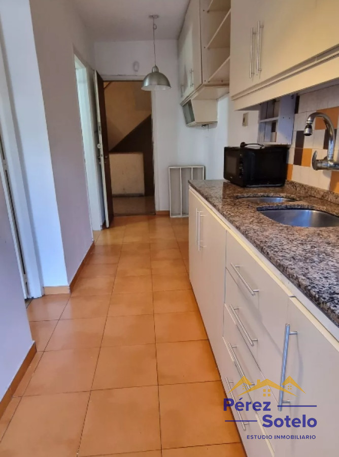 Apartamento ID.423 - Lindo Apto Todo Al Frente Actualizada Cocina Y Baño 3 Dormitorios Comodos, Con Placares, 2 Baños Con Uno De Servicio Amplia Cocina 78mts Y Gje Calefaccion Central Y Terraza Comun Guayaqui  Y Libertad