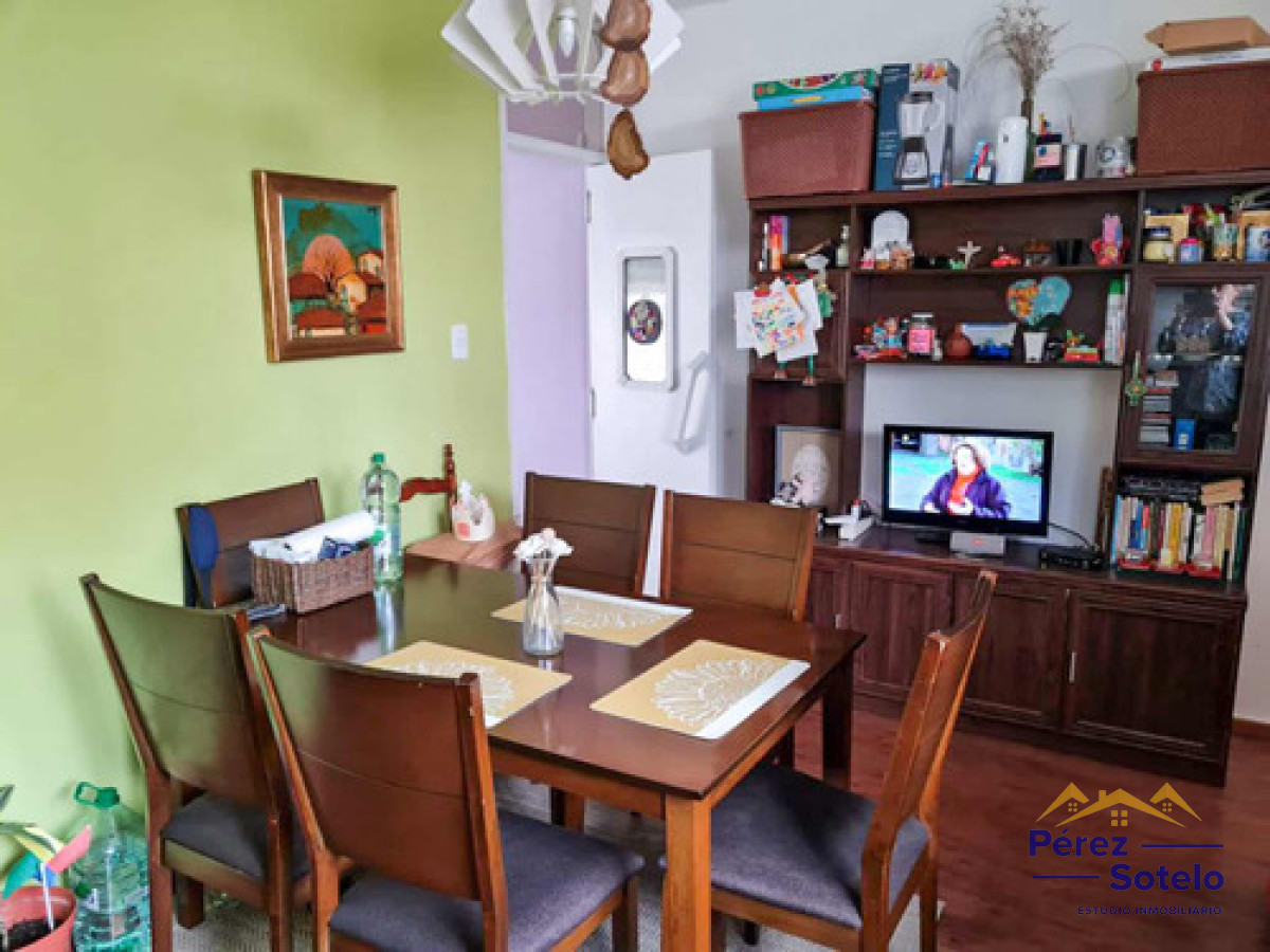 Apartamento ID.733 - Apartamento Dúplex En Malvin Sur: Dos Dormitorios, Dos Baños,  Cochera, Jardín, Fondo, Acepta Banco