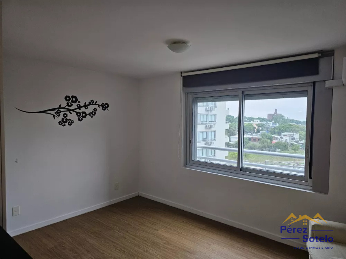 Apartamento ID.684 - Alquilo monoambiente semiamueblado. Malvin