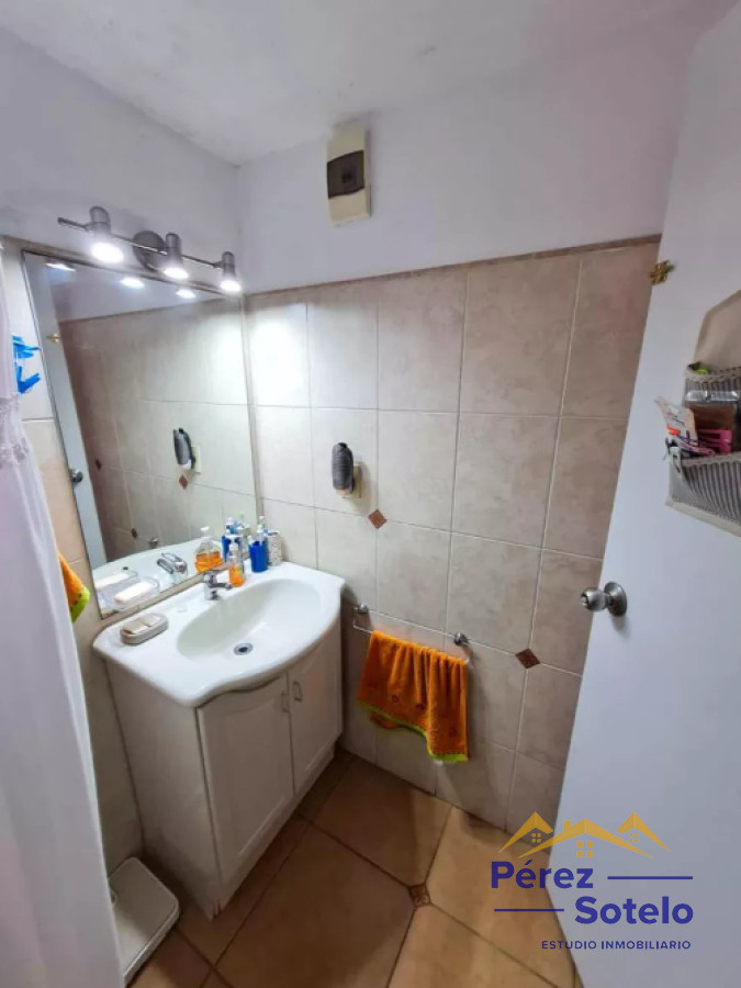Apartamento ID.733 - Apartamento Dúplex En Malvin Sur: Dos Dormitorios, Dos Baños,  Cochera, Jardín, Fondo, Acepta Banco