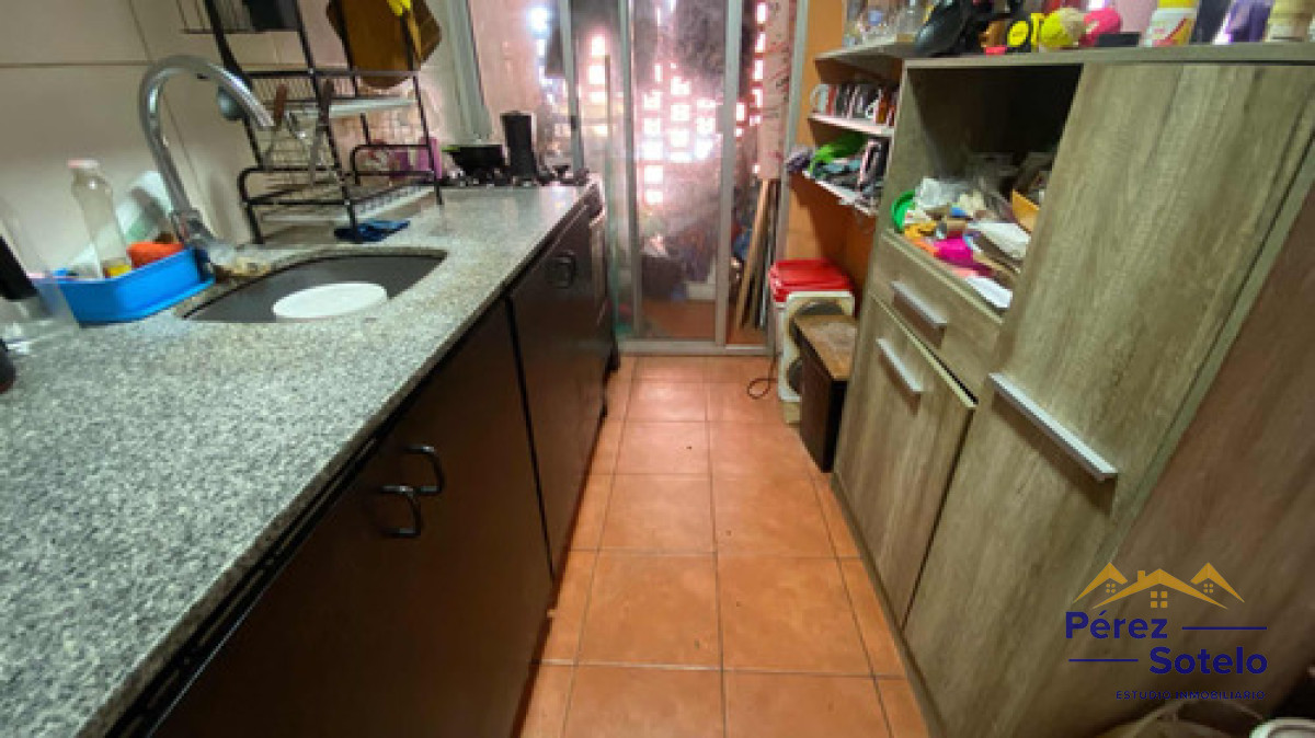 Apartamento ID.735 - VENTA  Apartamento Tres Cruces. Entrega USD15.000 Más Deuda