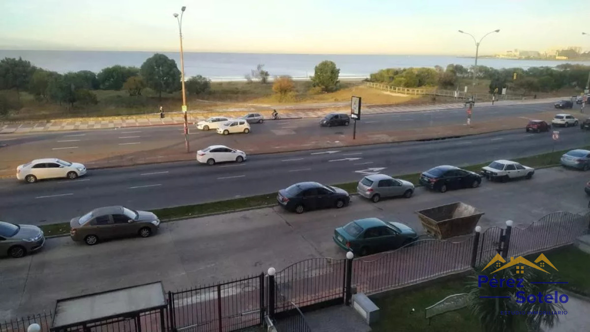 Apartamento ID.676 - Vendo apto de 3 dormitorios, frente a playa Malvin