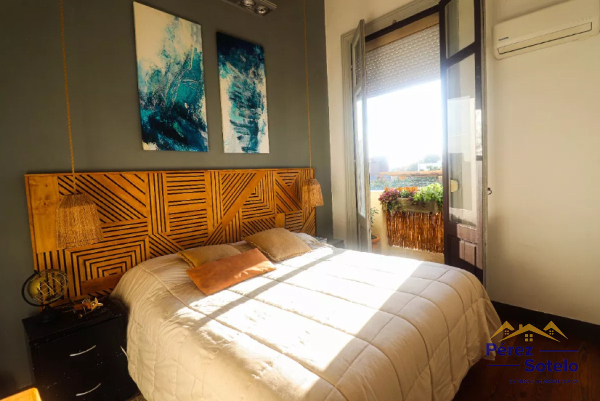 Apartamento ID.747 -  Apartamento Tipo Casa, Totalmente Independiente Y Sin Gastos Comunes: 4 Dormitorios, Balcón Estufa A Leña, Azotea Exclusiva Con Parillero Y Lavadero.