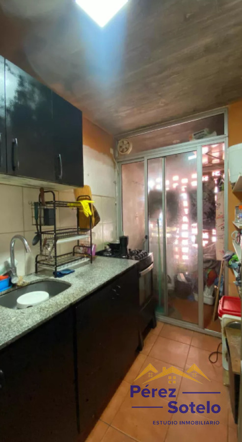 Apartamento ID.735 - VENTA  Apartamento Tres Cruces. Entrega USD15.000 Más Deuda