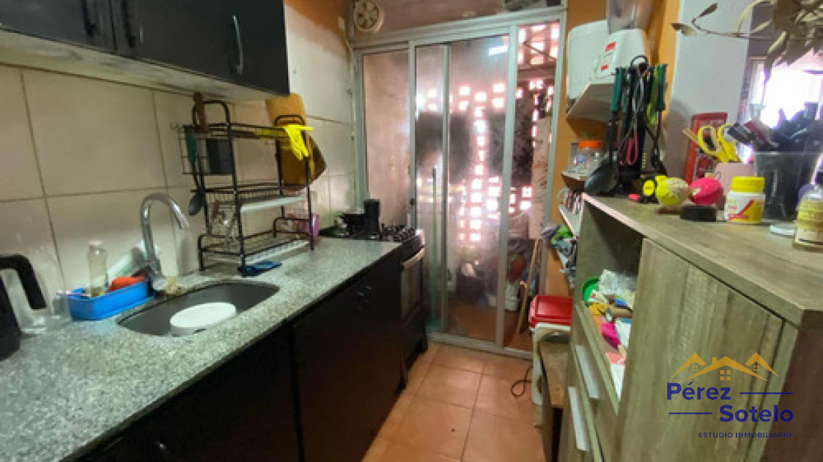 Apartamento ID.735 - VENTA  Apartamento Tres Cruces. Entrega USD15.000 Más Deuda