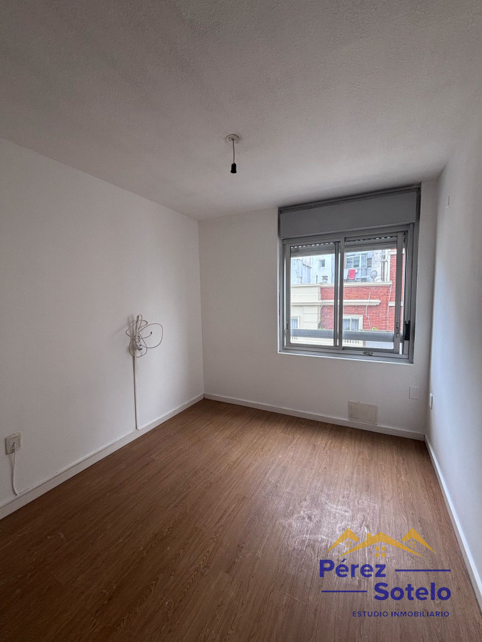 Apartamento ID.757 - Venta de apartamento. ZONA TRES CRUCES. Con cochera