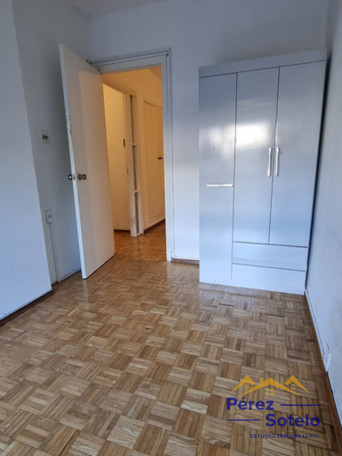 Apartamento ID.423 - Lindo Apto Todo Al Frente Actualizada Cocina Y Baño 3 Dormitorios Comodos, Con Placares, 2 Baños Con Uno De Servicio Amplia Cocina 78mts Y Gje Calefaccion Central Y Terraza Comun Guayaqui  Y Libertad