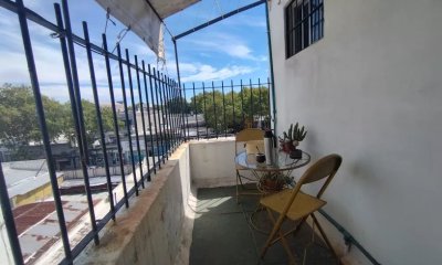 Vendo apto de un dormitorio, con terraza. Jacinto vera