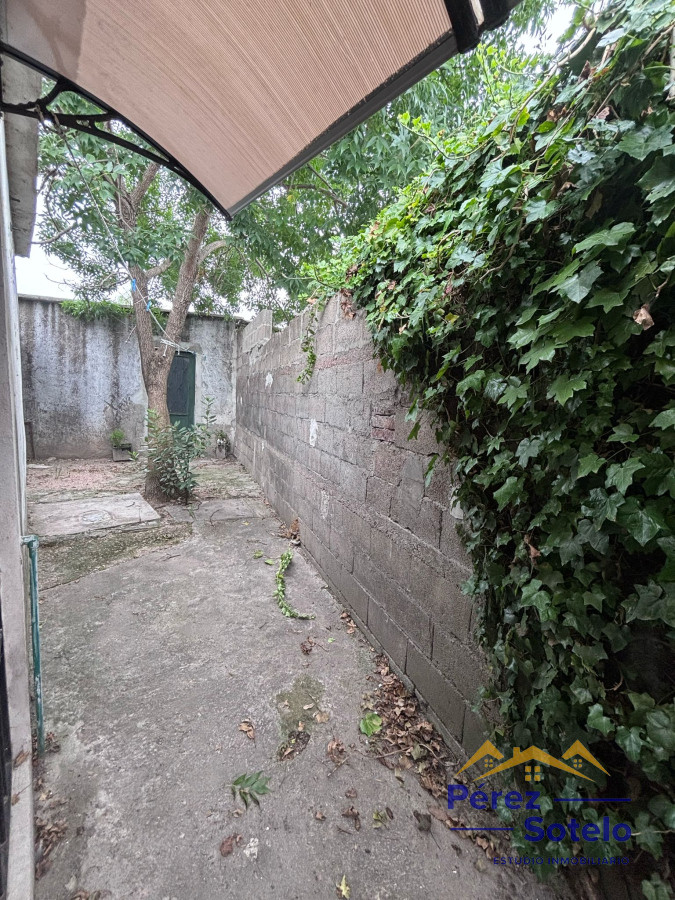 Casa ID.749 - ALQUILER: casa de 2 dormitorios, jardín, parrillero, cochera