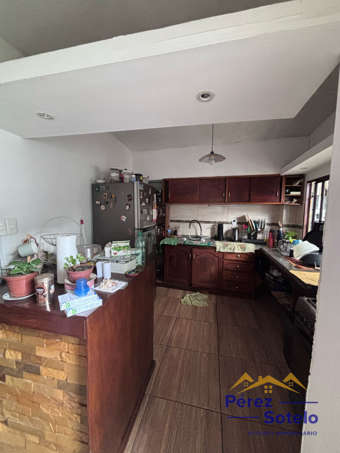 Casa ID.749 - ALQUILER: casa de 2 dormitorios, jardín, parrillero, cochera