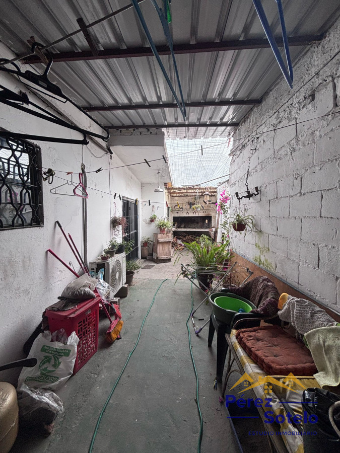 Casa ID.749 - ALQUILER: casa de 2 dormitorios, jardín, parrillero, cochera