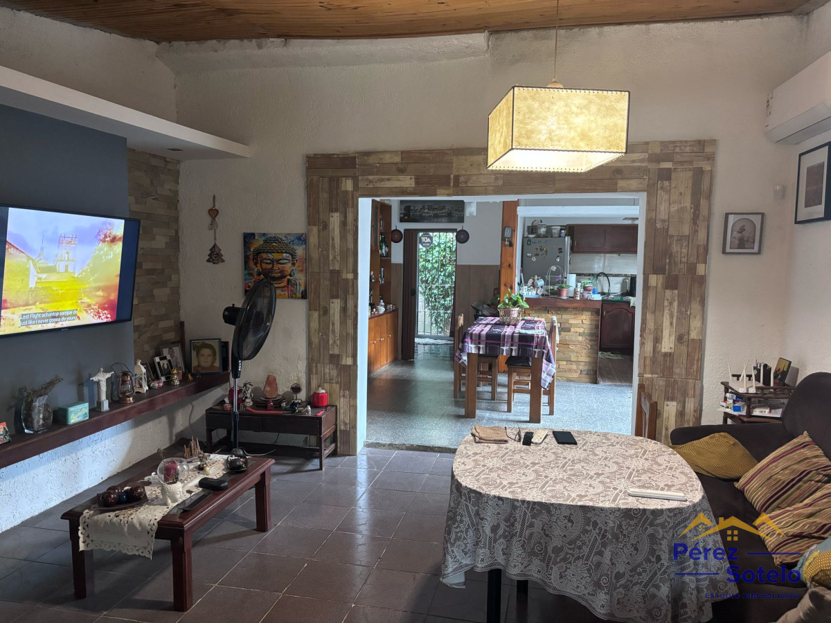 Casa ID.749 - ALQUILER: casa de 2 dormitorios, jardín, parrillero, cochera