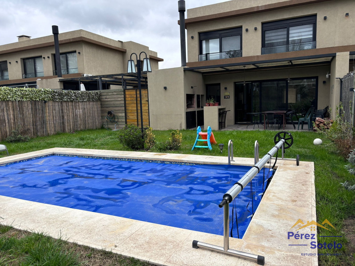 Casa ID.716 - Hermosa casa a la venta en Barrio Privado