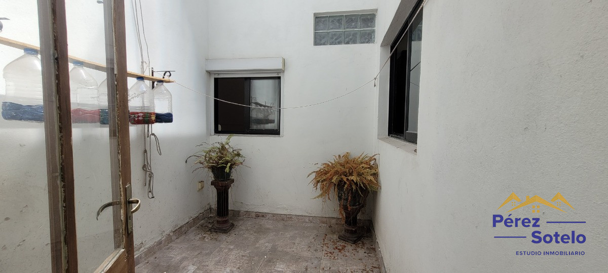 Casa ID.11 - Amplia Casa 4 Dormitorios Con Garage Y Barbacoa En Tres Cruces