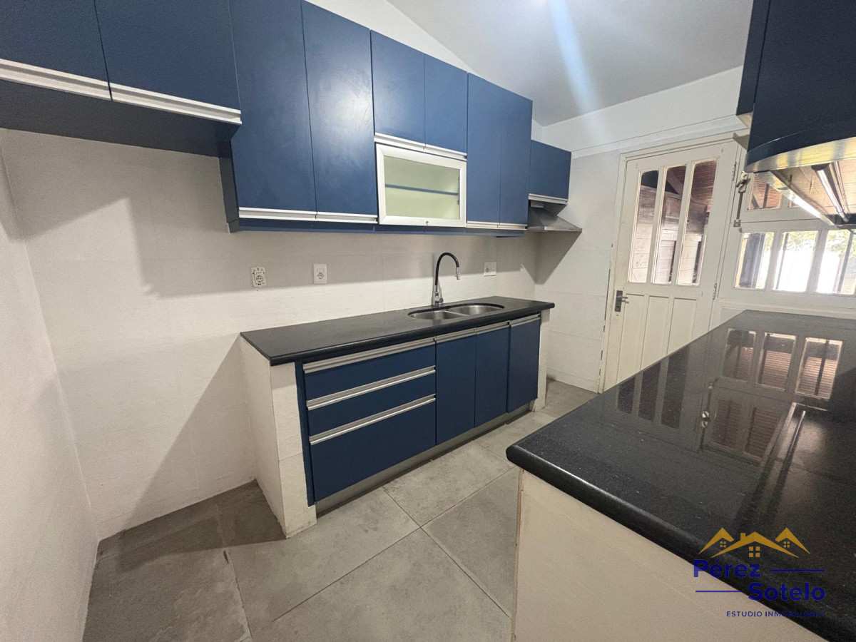 Casa ID.790 - Espectacular casa en Venta, Carrasco. 5 DORMITORIOS.