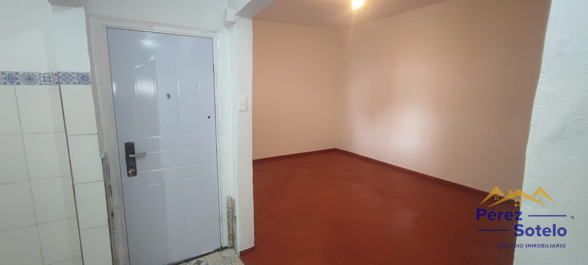 Casa ID.701 - Se vende 6 Apartamentos + Local