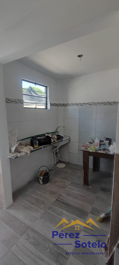 Casa ID.701 - Se vende 6 Apartamentos + Local
