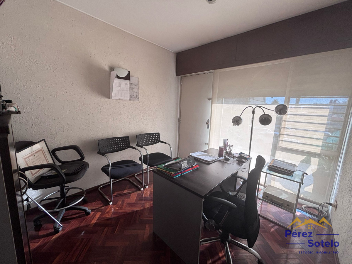 Casa ID.764 - Espectacular casa en VENTA. Nuevo Centro. 4 dormitorios, gran superficie