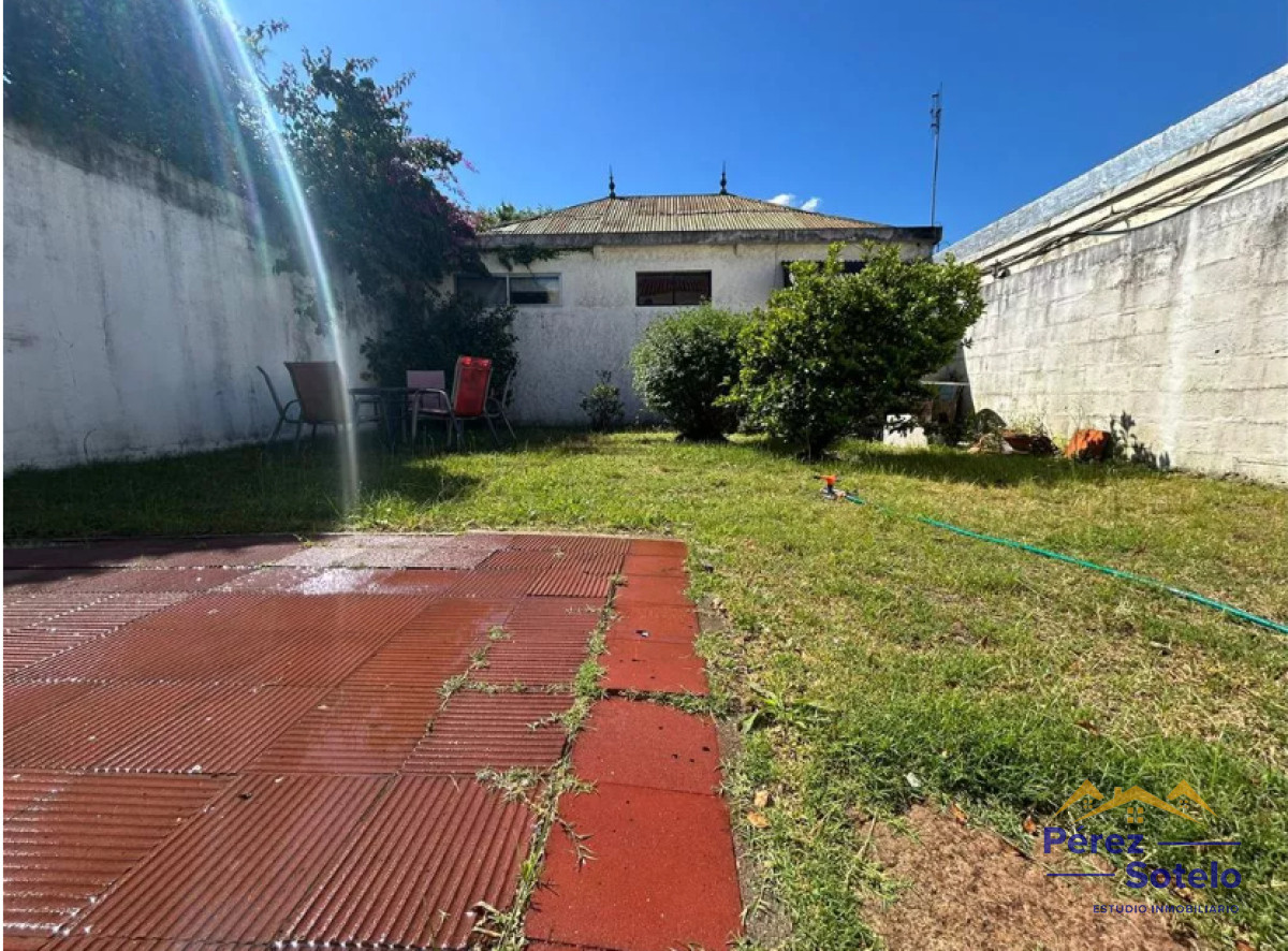 Casa ID.695 - Vendo Casa Malvin 2 Dormitorios Fondo Garage Escritorio