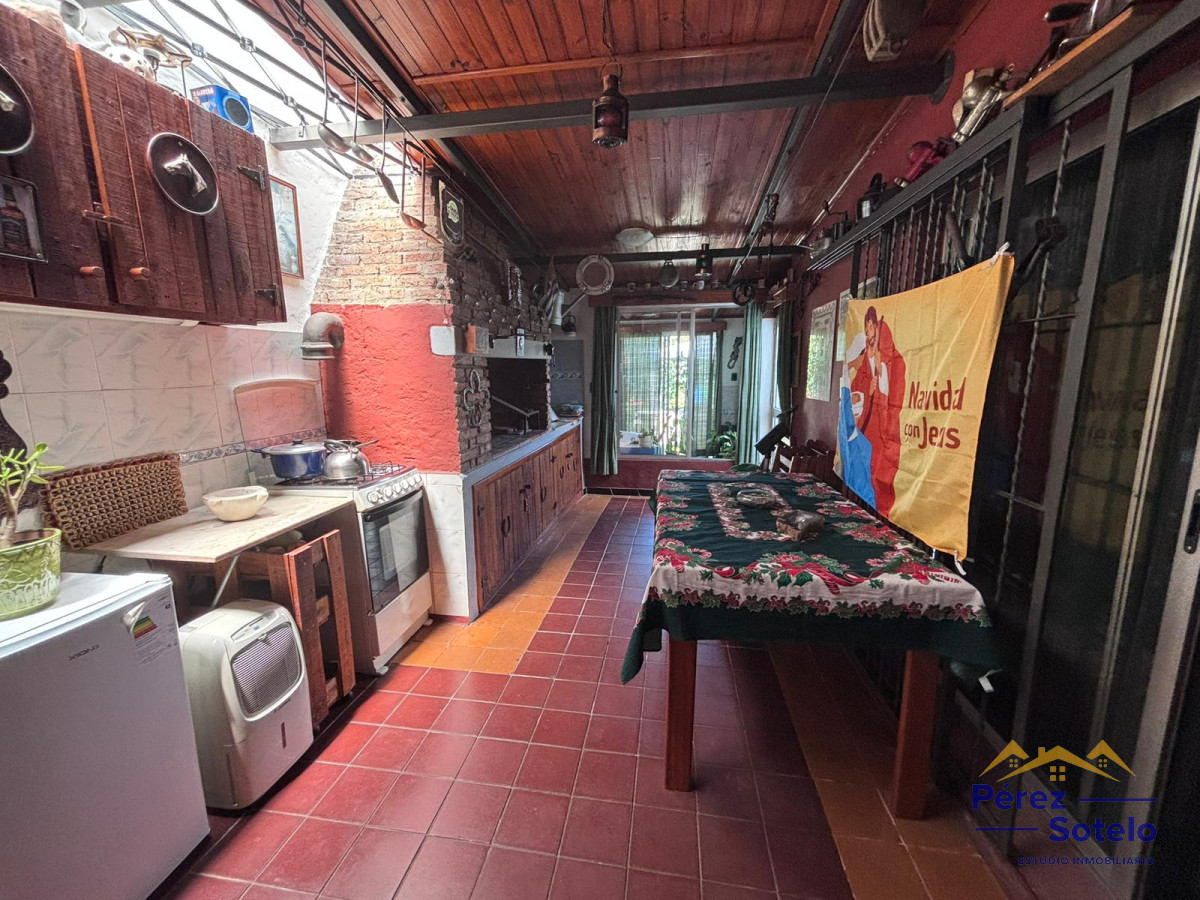 Casa ID.713 - Casa en VENTA, con piscina climatizada + apartamento al fondo 