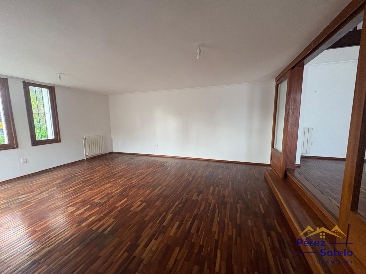 Casa ID.790 - Espectacular casa en Venta, Carrasco. 5 DORMITORIOS.