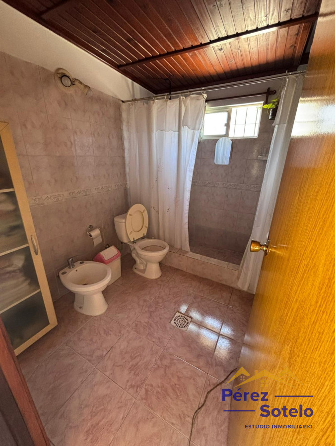 Casa ID.713 - Casa en VENTA, con piscina climatizada + apartamento al fondo 