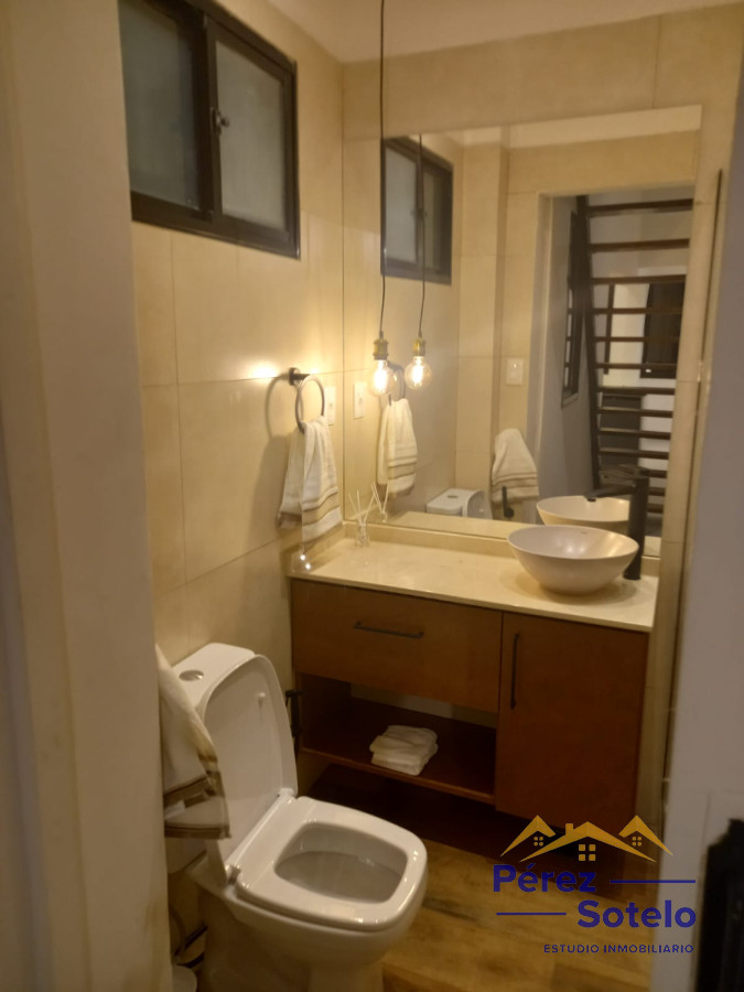 Casa ID.775 - Casa De Altos En Venta Tres Cruces 2 Dormitorios  Y Medio.