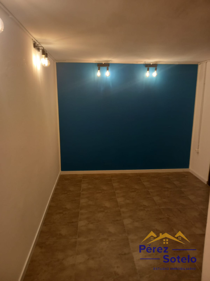 Casa ID.775 - Casa De Altos En Venta Tres Cruces 2 Dormitorios  Y Medio.