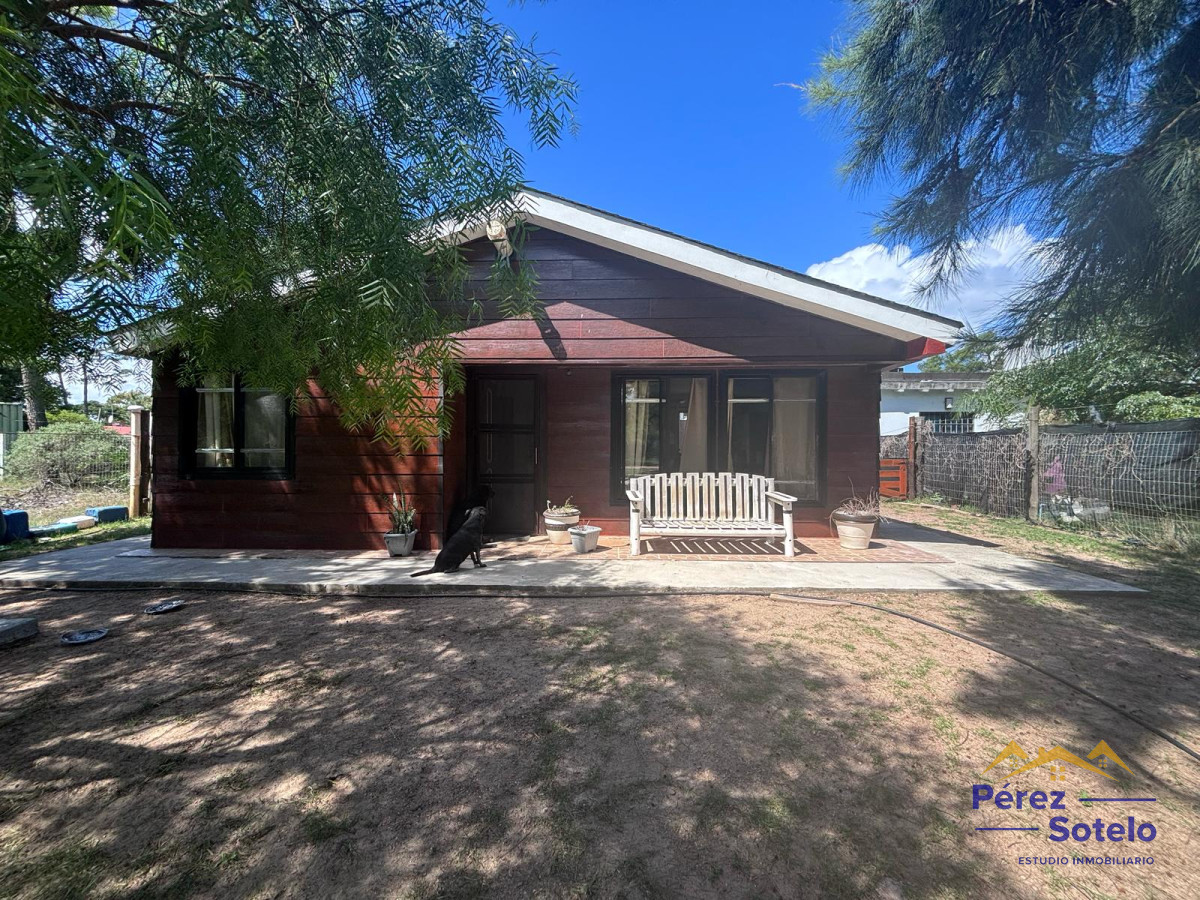 Casa ID.760 - Casa en venta en Ciudad de la Costa. 2 dormitorios. Gran Jardín