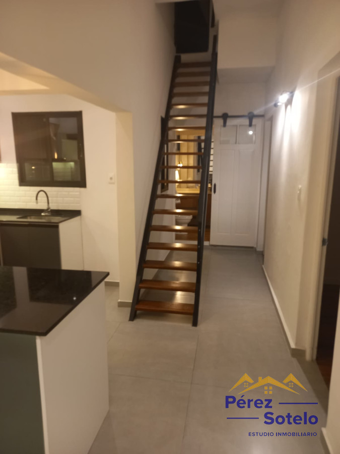 Casa ID.775 - Casa De Altos En Venta Tres Cruces 2 Dormitorios  Y Medio.