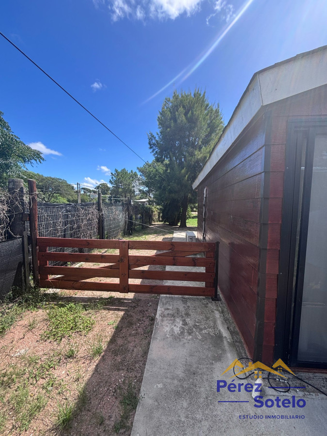 Casa ID.760 - Casa en venta en Ciudad de la Costa. 2 dormitorios. Gran Jardín