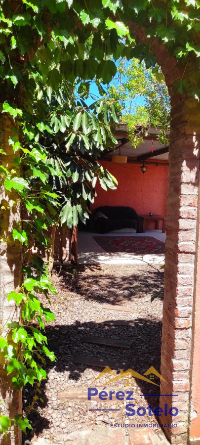 Casa ID.609 - Hermosa casa de 2 plantas en Brazo Oriental