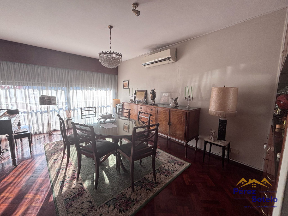 Casa ID.764 - Espectacular casa en VENTA. Nuevo Centro. 4 dormitorios, gran superficie