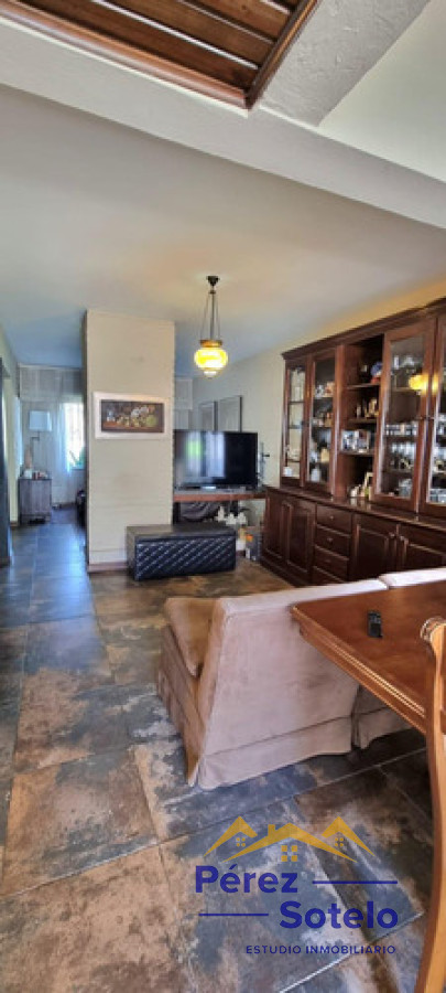 Casa ID.793 - Casa En Venta De 3 Dormitorios C/ Cochera En Carrasco Norte