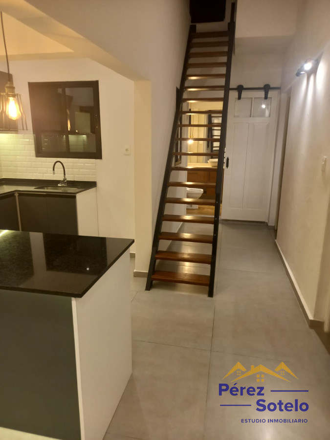 Casa ID.775 - Casa De Altos En Venta Tres Cruces 2 Dormitorios  Y Medio.