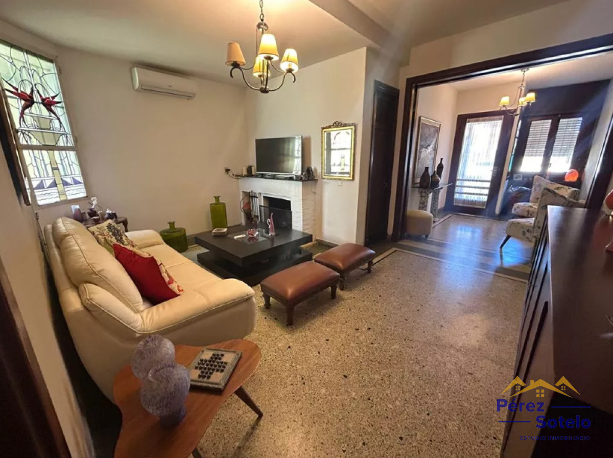 Casa ID.695 - Vendo Casa Malvin 2 Dormitorios Fondo Garage Escritorio