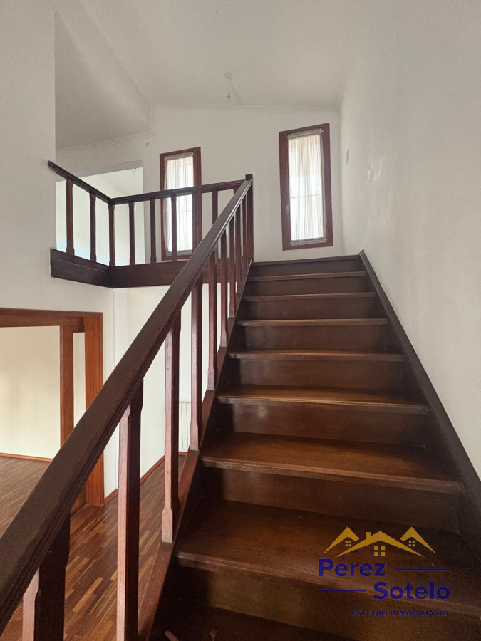 Casa ID.790 - Espectacular casa en Venta, Carrasco. 5 DORMITORIOS.