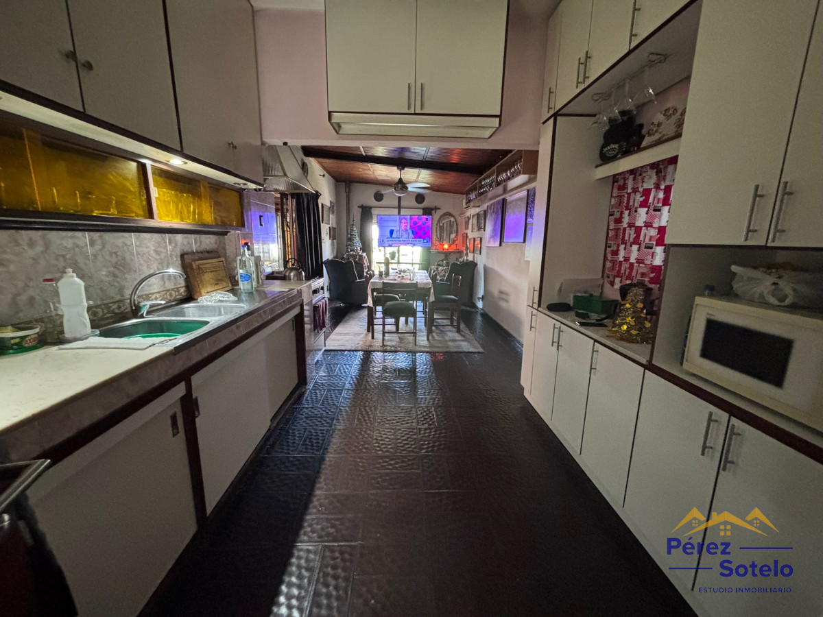 Casa ID.713 - Casa en VENTA, con piscina climatizada + apartamento al fondo 