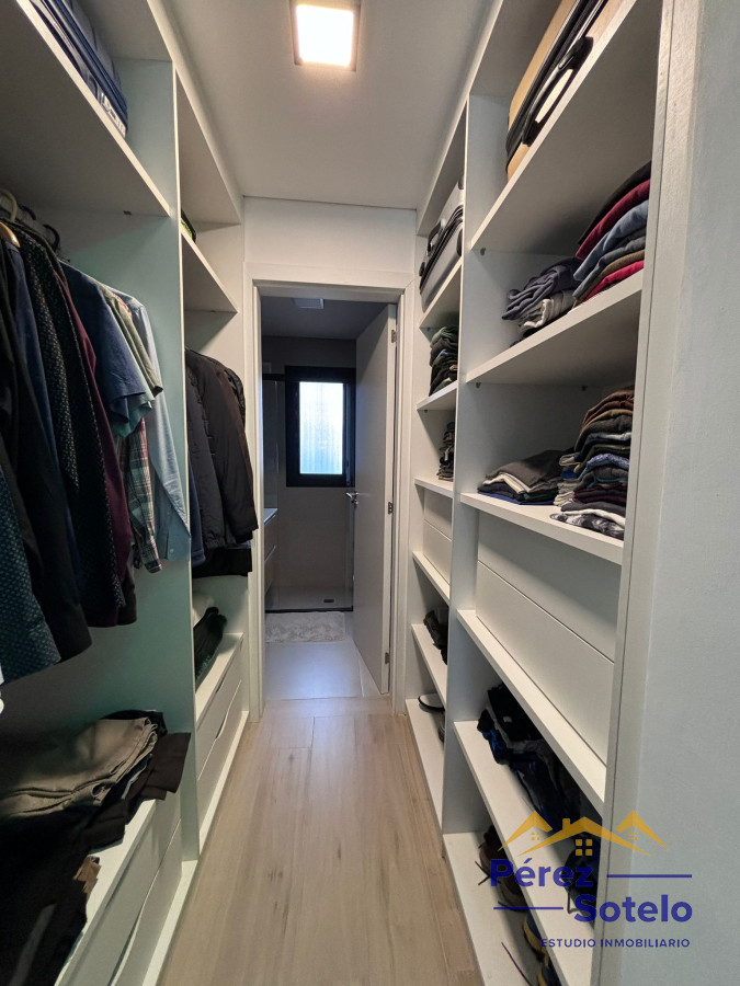 Casa ID.716 - Hermosa casa a la venta en Barrio Privado